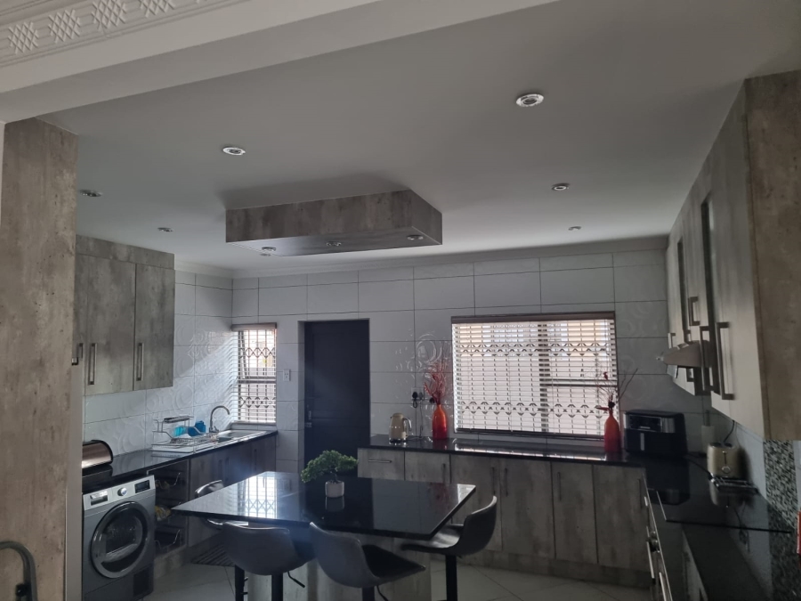 4 Bedroom Property for Sale in Rustenburg Central North West